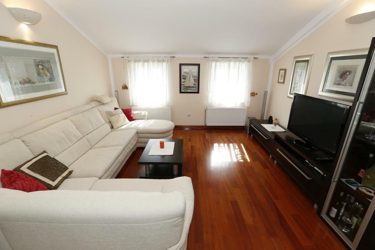 Apartment Bojan With Terrace And Sea View Baška Exterior foto